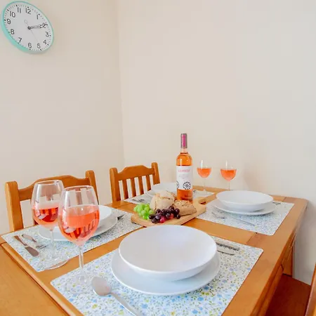 Casa Ocean Breeze, Two Bedrooms, 100m From The Beach! * بورتيماو