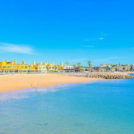 Casa Ocean Breeze, Two Bedrooms, 100m From The Beach!