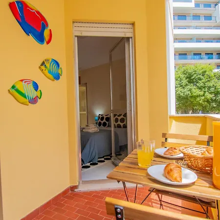 Casa Ocean Breeze, Two Bedrooms, 100m From The Beach!