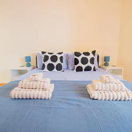 Casa Ocean Breeze, Two Bedrooms, 100m From The Beach!