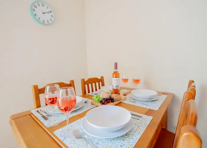 Casa Ocean Breeze, Two Bedrooms, 100m From The Beach! * Portimão