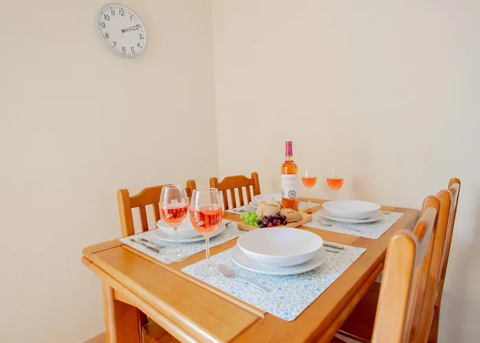 Casa Ocean Breeze, Two Bedrooms, 100m From The Beach! * Portimão