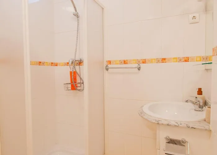 Casa Ocean Breeze, Two Bedrooms, 100m From The Beach! Apartment